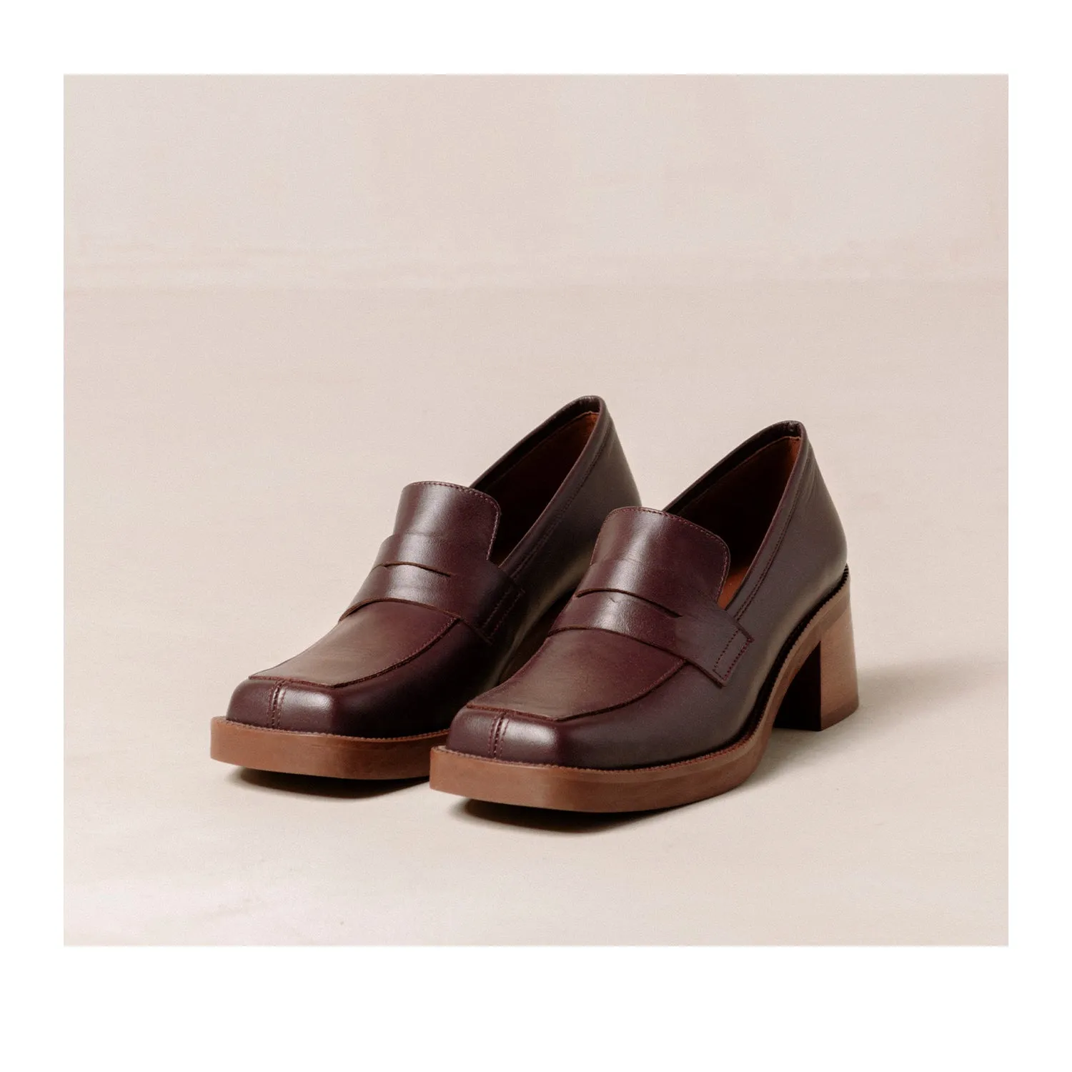 Alohas Women's Roxanne in Wine