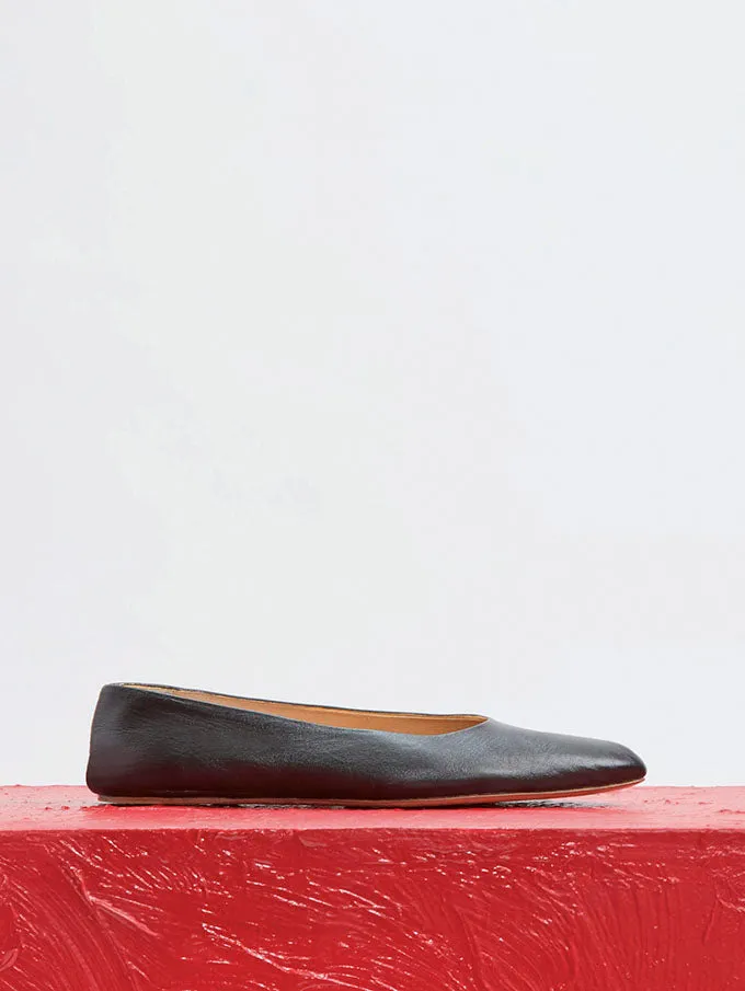 Andre Ballerina Flat Shoe in Black Leather