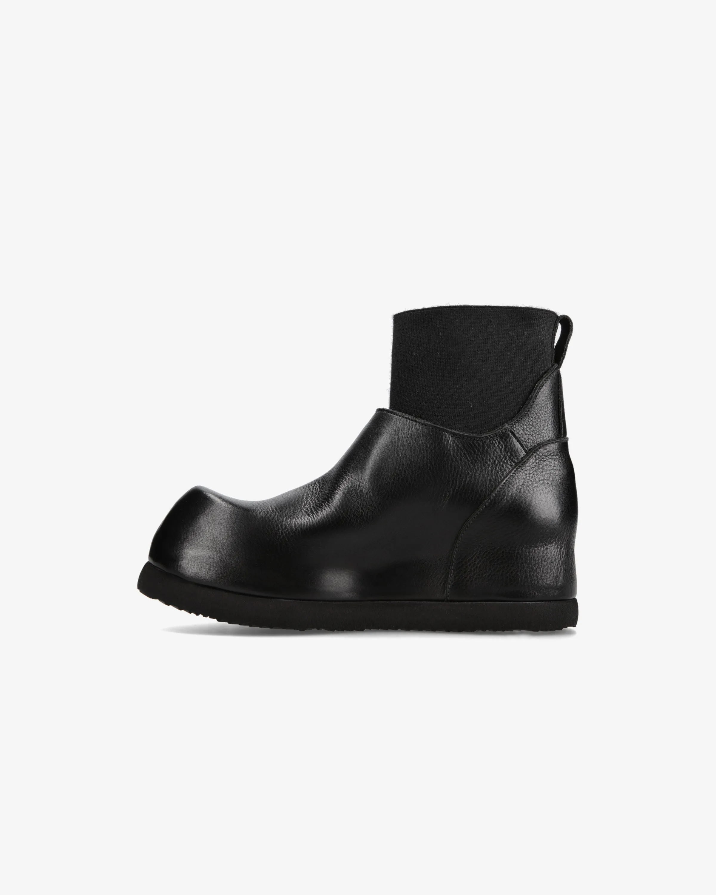 Ankle boots in black calfskin and nodik wool