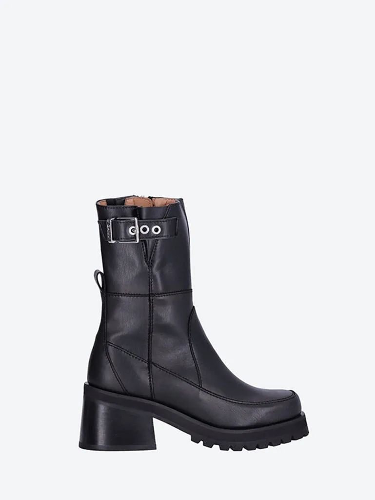 Feminine buckle platform boots