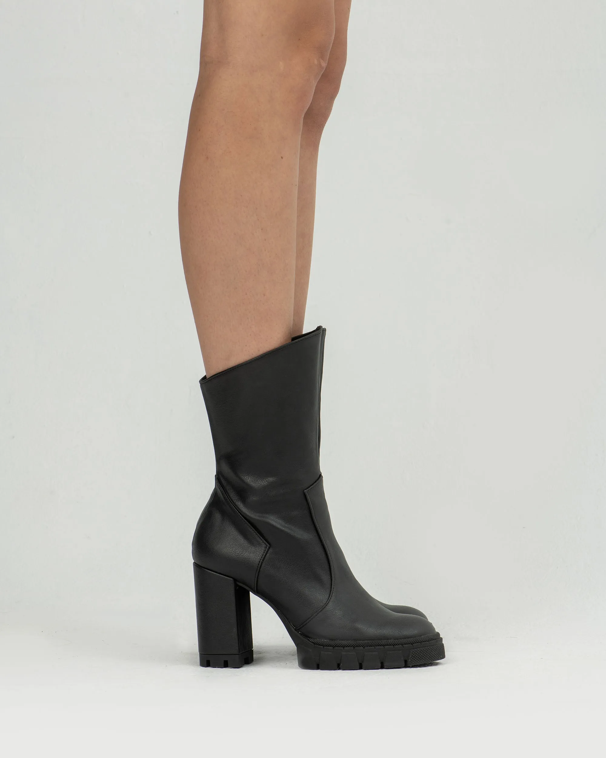 Ritual Boots Black Vegea leather ankle boots