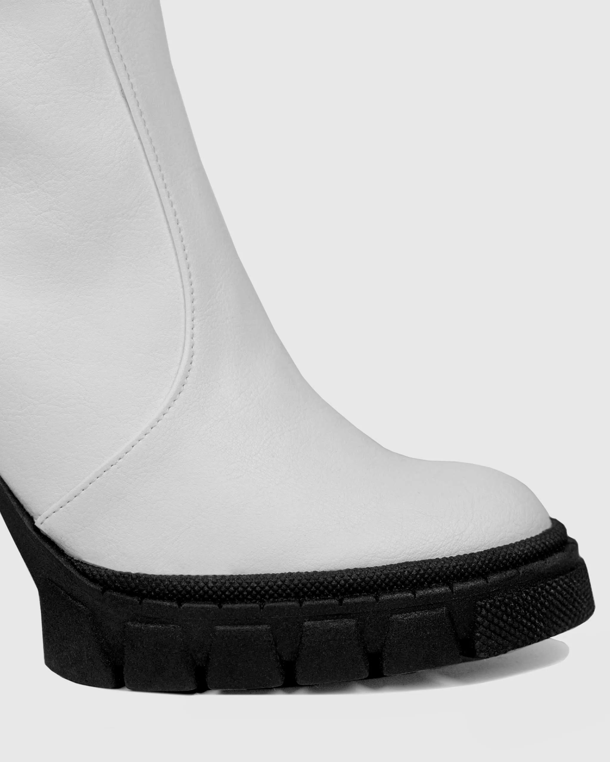 Ritual Boots White Vegea leather ankle boots - sample sale