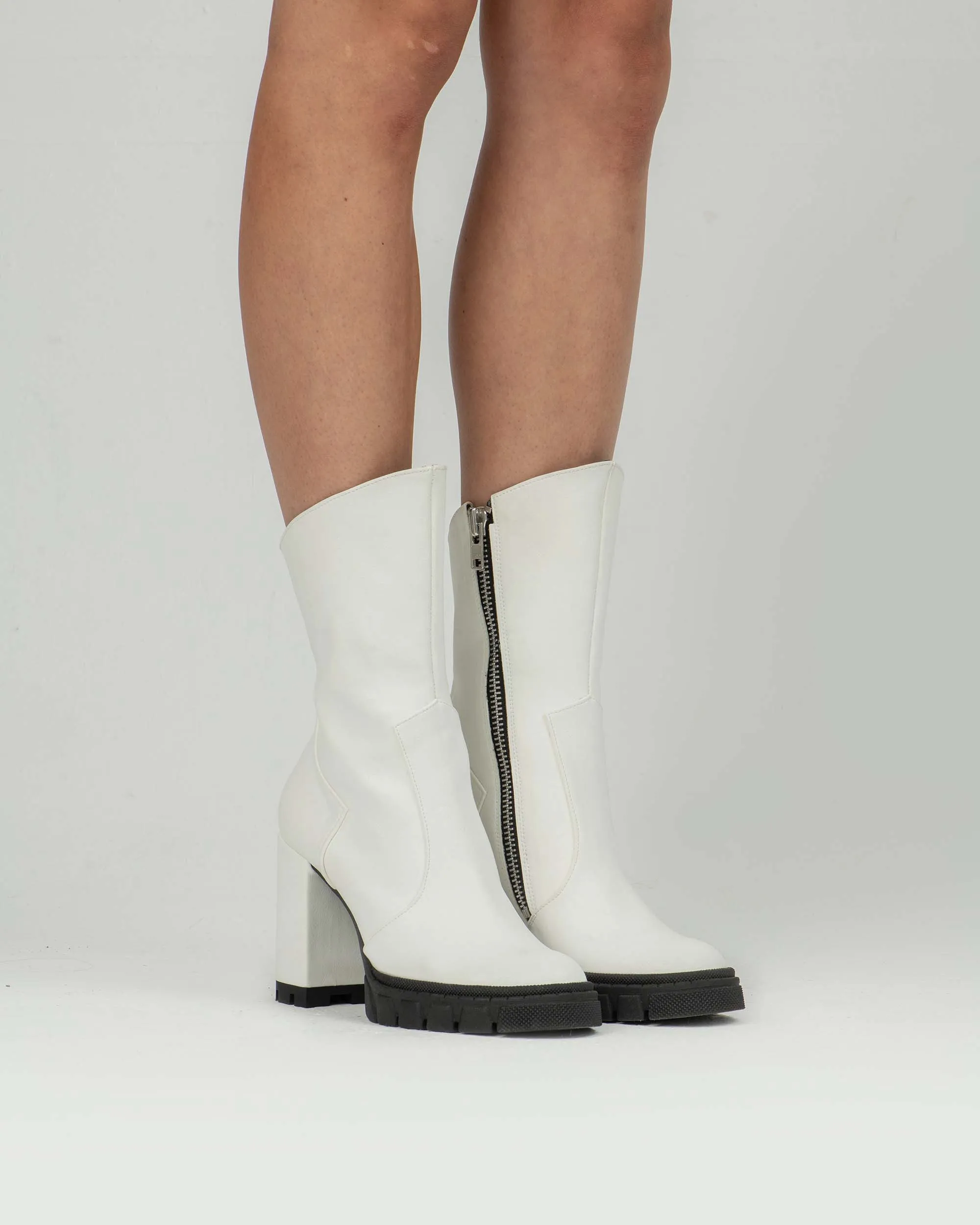 Ritual Boots White Vegea leather ankle boots