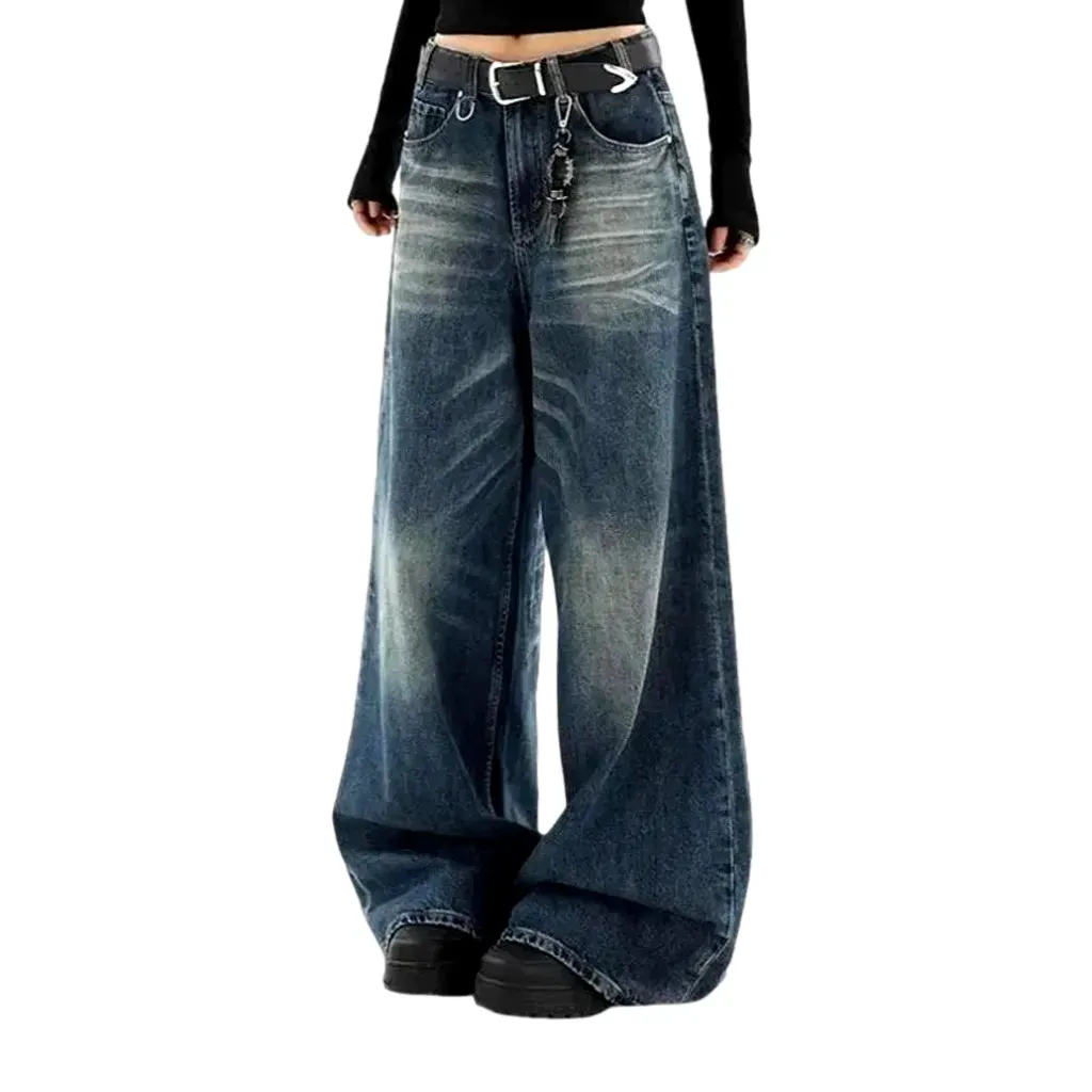 Sanded whiskered slouchy jeans for women