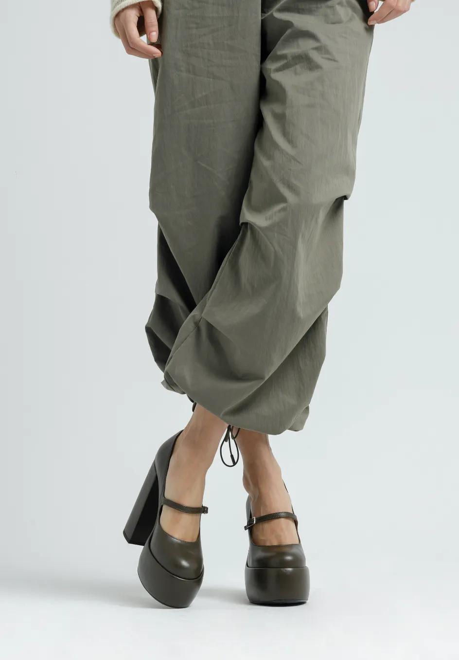 Sute Military Green Platform Pumps