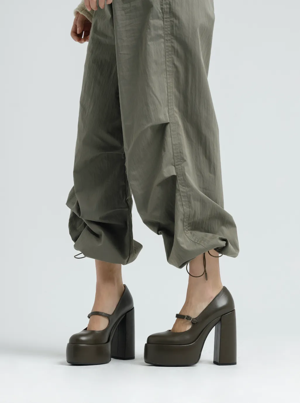 Sute Military Green Platform Pumps