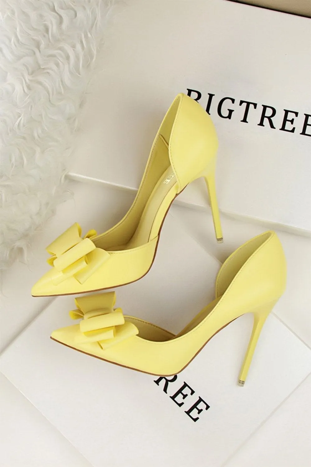 Sweet Bow Pointed Side Hollow High Heels