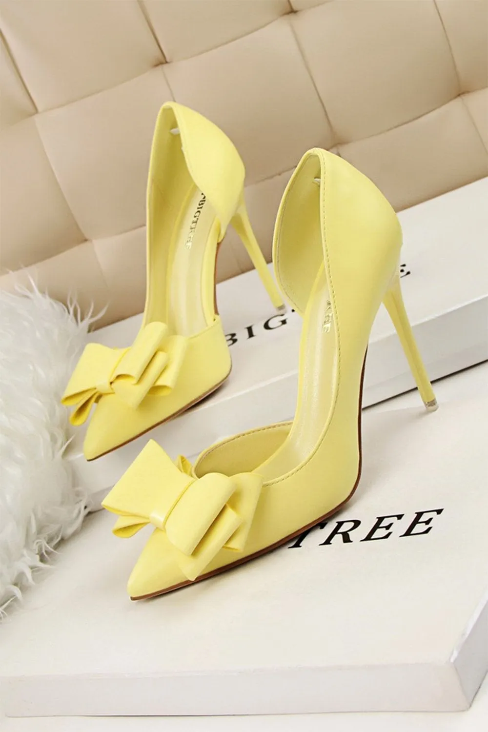 Sweet Bow Pointed Side Hollow High Heels