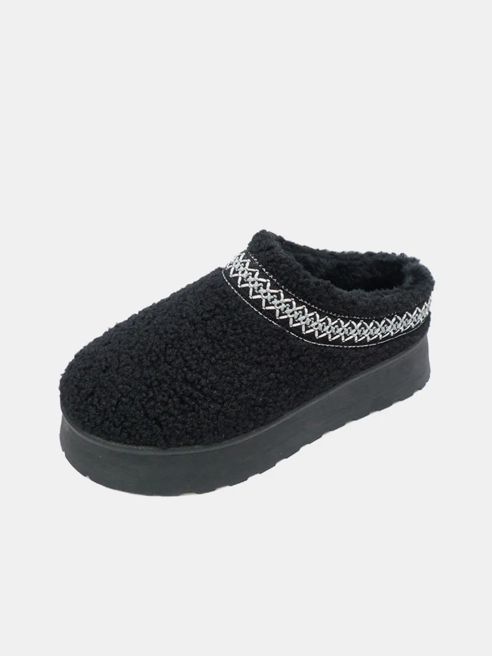 Wild Diva Sherpa Slides (black)