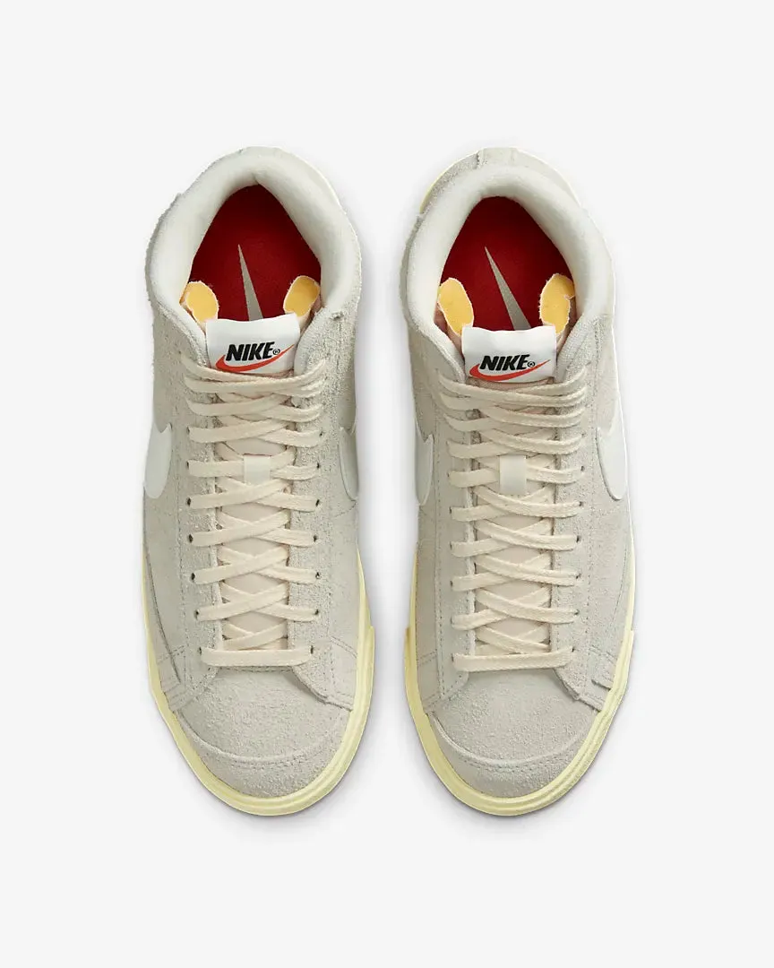 Women's Nike Blazer Mid '77 Vintage Light Bone Sail Alabaster DV7006-001